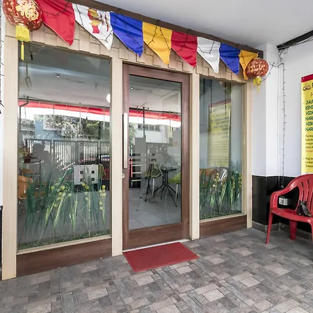Hotel Reddoorz Near Gajah Mada Plaza 2
